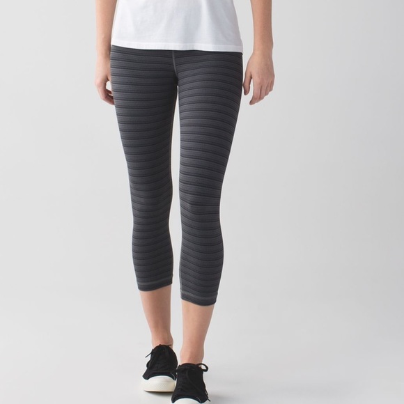 Lululemon Wunder Under Crop 21” - Picture 1 of 8